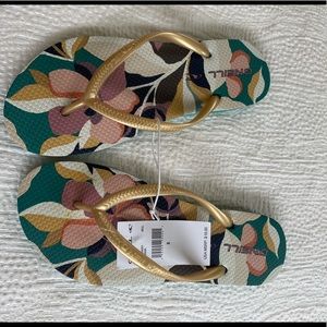 NWT O’Neill flip flops